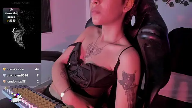 Chat XXX en directo de Anny_Kiitty