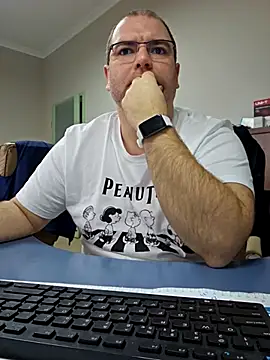 Andrew1900529 现场XXX聊天