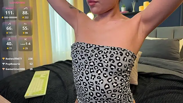 AdriaNochiのライブXXXチャット