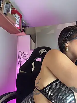 AsianMilfSheryl Obrolan Langsung XXX