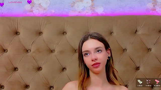 CoraVex's Live XXX Chat