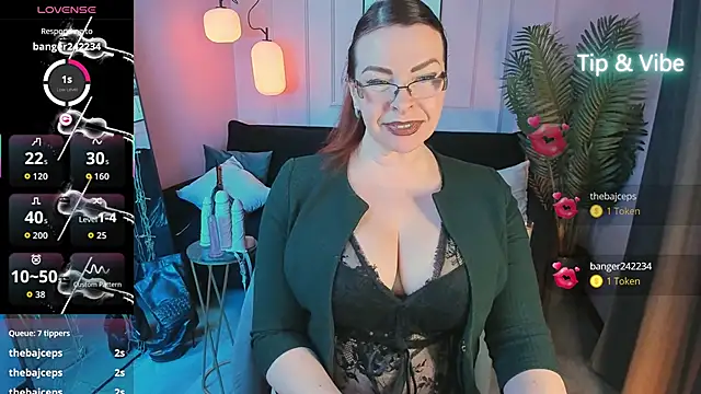 Онлайн чат XXX MrsIngrid