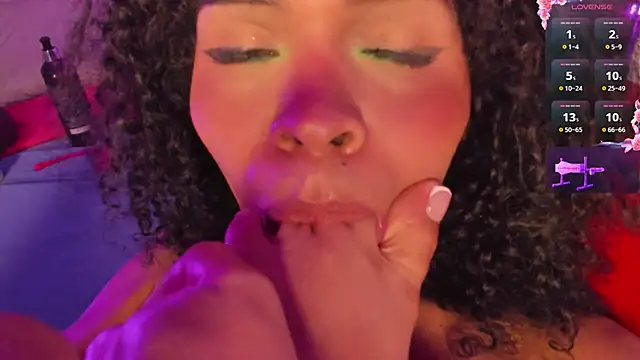 vennus1_'s Live XXX Chat