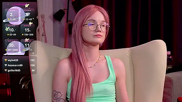 Kitty_smalltits' Live XXX Chat