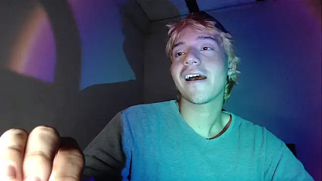 CrisotpherMoretti's Live XXX Chat