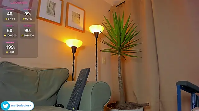 Ackerman_Eren_ Show in webcam