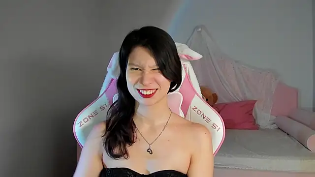 Chatroom XXX en direct de SaraDenars