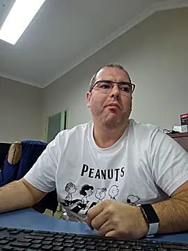 Andrew1900529 Live XXX-chat