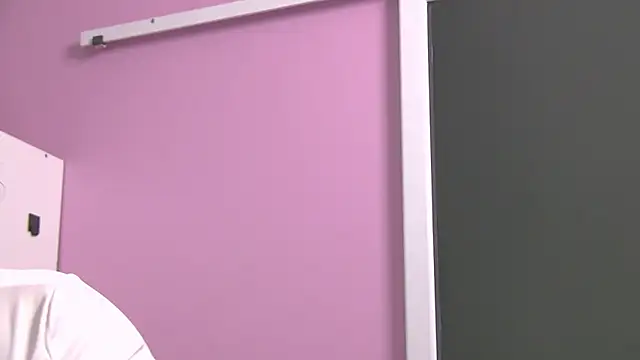 Chatroom XXX en direct de BustyMadison