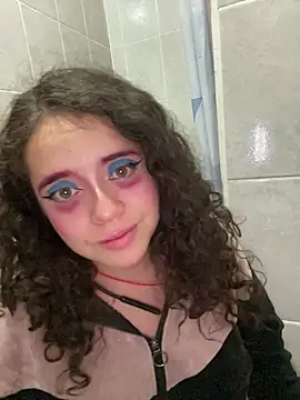 Lucy_YupiSweet's Live XXX Chat