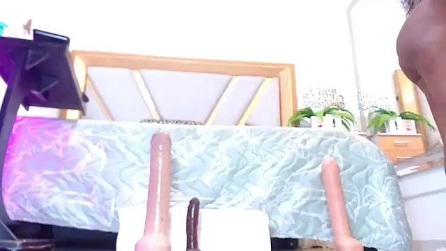 liindahot1's Live XXX Chat