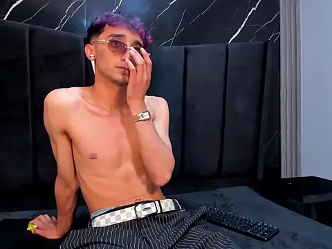 KrisX_hl élő XXX-chatje