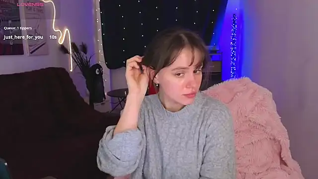 Emillias: онлайн-секс-чат