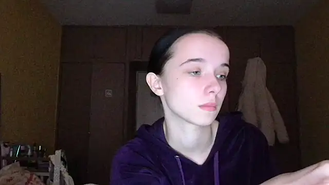 Emilia_Light: онлайн-секс-чат