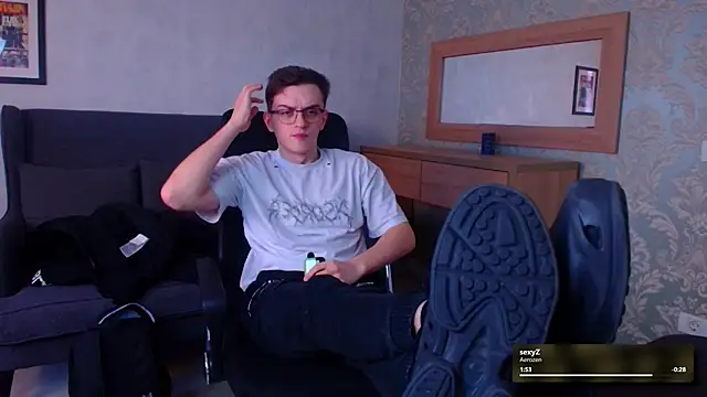 دردشة FelixStarkk الجنسية المباشرة