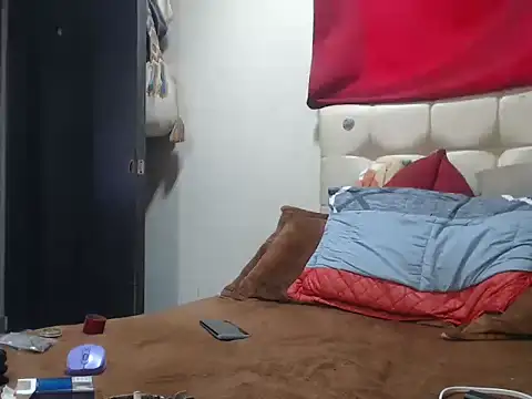 parejaardiendo Adlı Modelin Canlı XXX Sohbeti