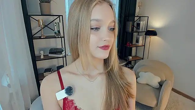 SerrenaAa Chat XXX in diretta