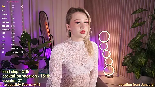 LauraWifeness Webcamshow