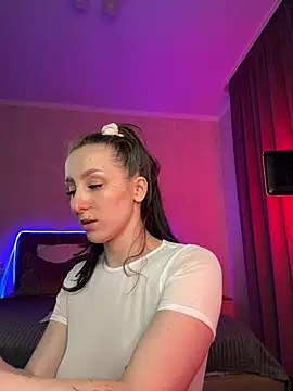 LuxBrunette_ 即時 XXX 聊天