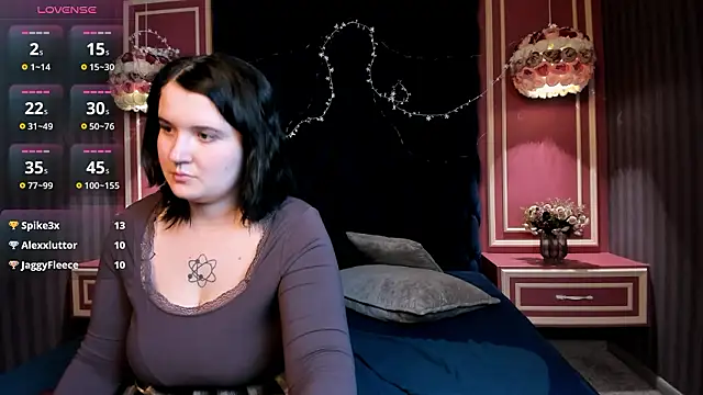 دردشة MollySoShy الجنسية المباشرة