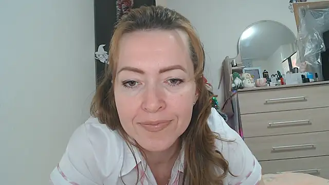 NicoleEunice87 Adlı Modelin Canlı XXX Sohbeti