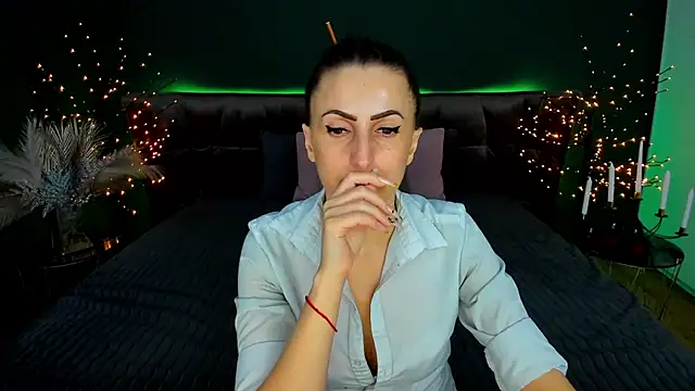 Rebecca_Diamond Pertunjukan Webcam