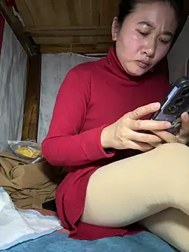 daaqnn élő XXX-chatje