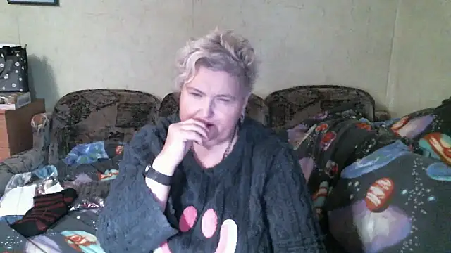 Show modela Lana555 na web-kameri