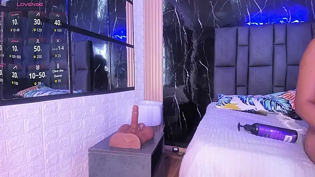 BustyGlow 라이브 XXX 채팅