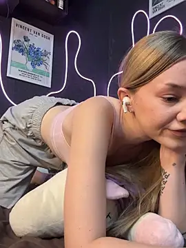 Онлайн чат XXX MilaMoone