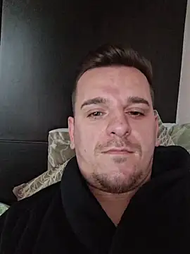 Huge_cock22cm 网络视讯表演