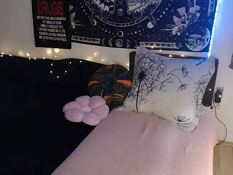 AlienforTwenty élő XXX-chatje