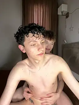 TwinksNextDoor Webcam-Show