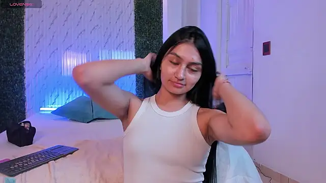 AidaJones: онлайн-секс-чат