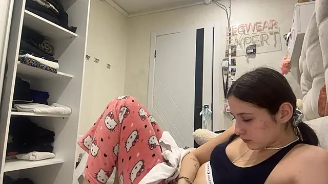 AriaMeire: онлайн-секс-чат