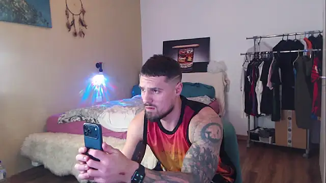 Tiberius_hunk Live XXX-chat