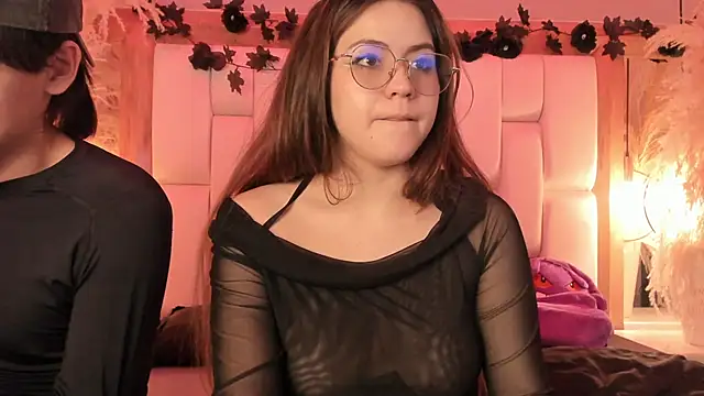 Daphne_And_Roger élő XXX-chatje