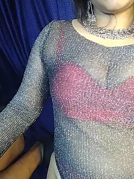 SEXYY_TRANSY_WITH_GIRL Adlı Modelin Web Kamerası Şovu