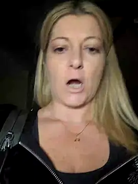 NikkiBlisss Chat XXX live