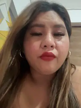 cumwetmebaby élő XXX-chatje