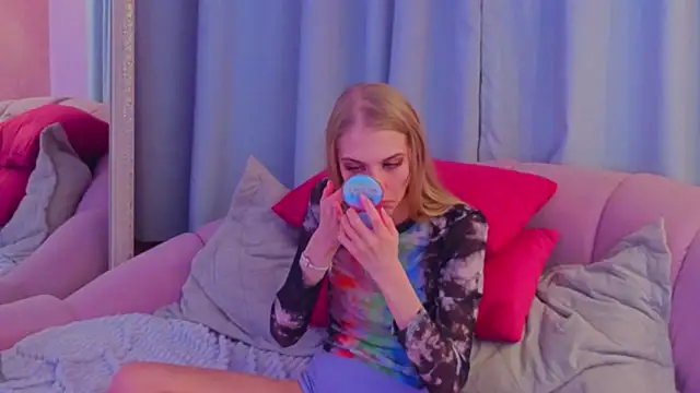 4example_Chloe Live XXX-Chat