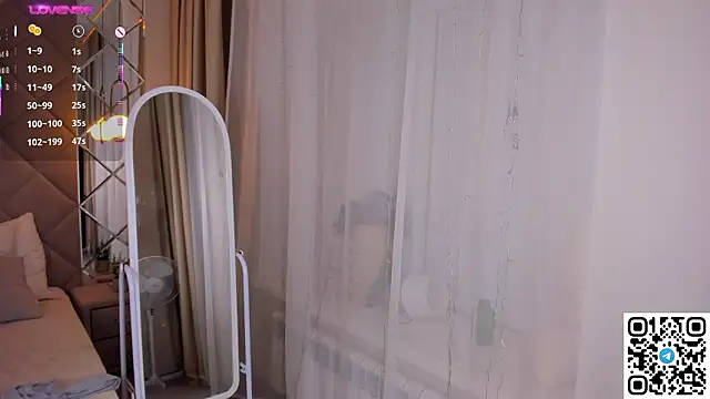 Hina_Smith 现场XXX聊天