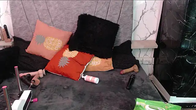 VIOLETTA-HOT's Live XXX Chat