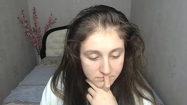 Holliy_Cooper Adlı Modelin Canlı XXX Sohbeti