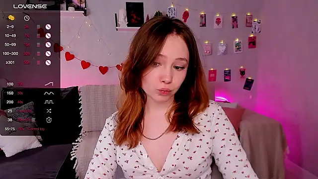 LanaBlu_'s Live XXX Chat