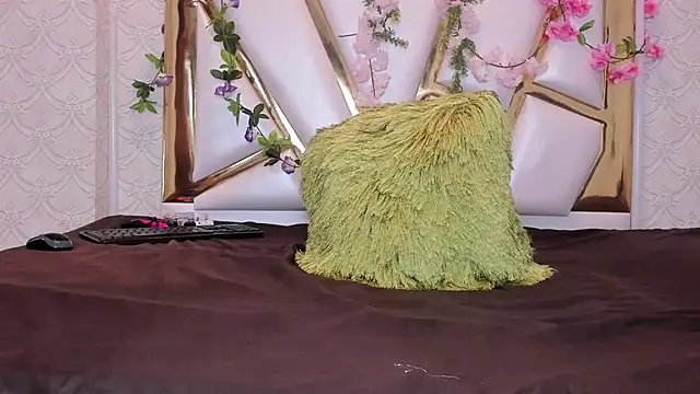 AmberJade: вебкам-шоу