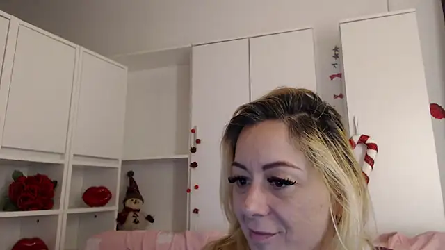 Онлайн чат XXX _karolynesyera_