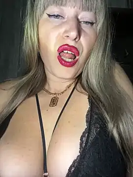 Kittenforyou 在線直播表演