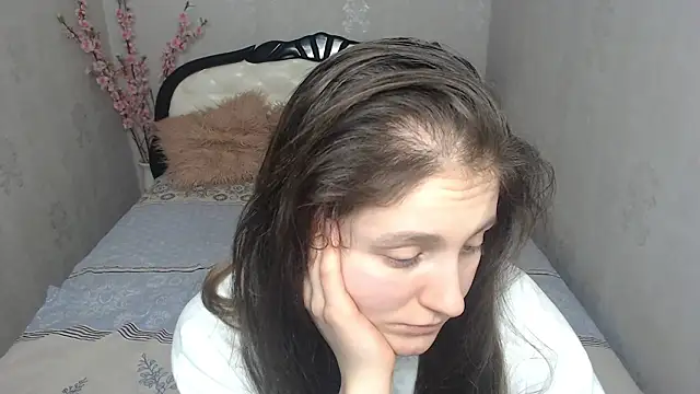 Holliy_Cooper Adlı Modelin Canlı XXX Sohbeti