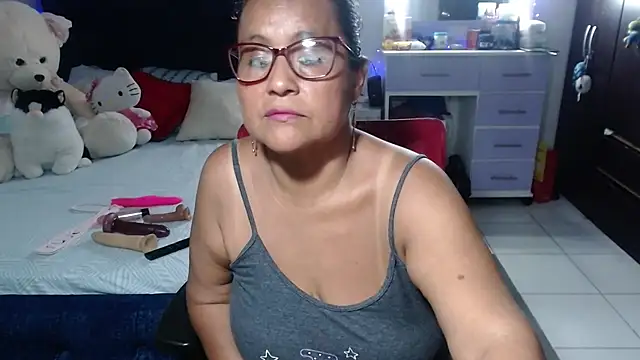 دردشة pervert_mommy_ الجنسية المباشرة